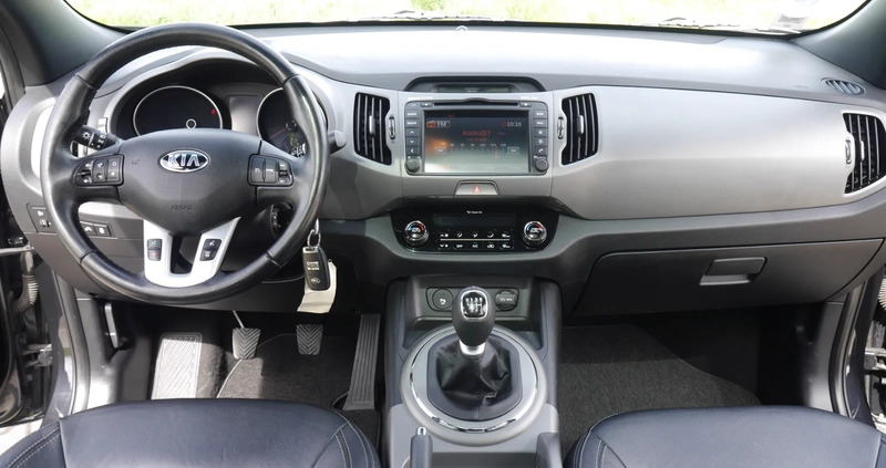 Kia Sportage cena 48900 przebieg: 117000, rok produkcji 2015 z Starachowice małe 781